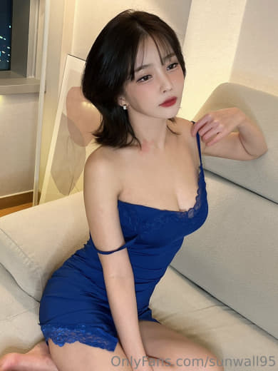 【2023-09-22】TikTok addicted woman
